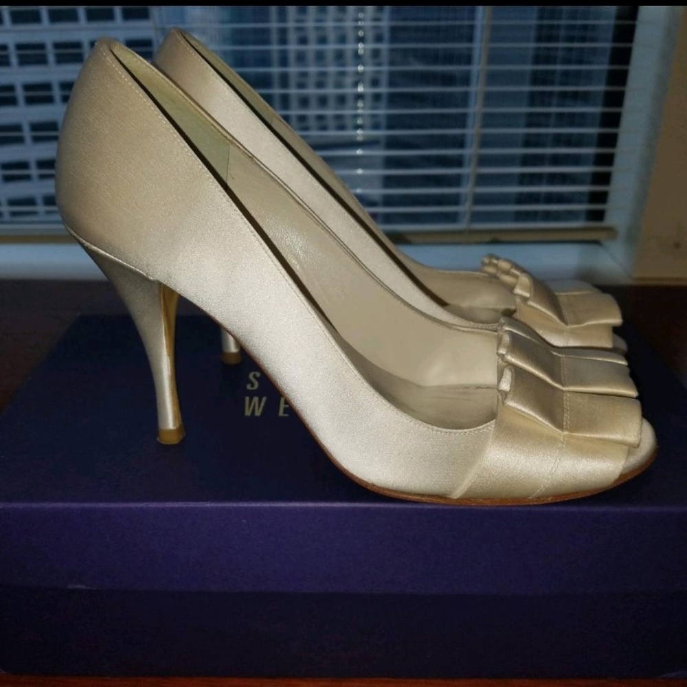 Stuart Weitzman Gigi Satin Pumps